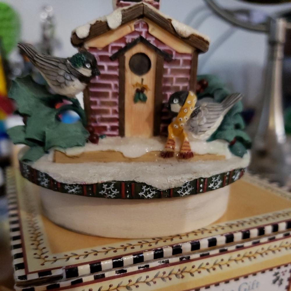 Our America Debbie Mumm candle topper. Winter birds comes in original box.